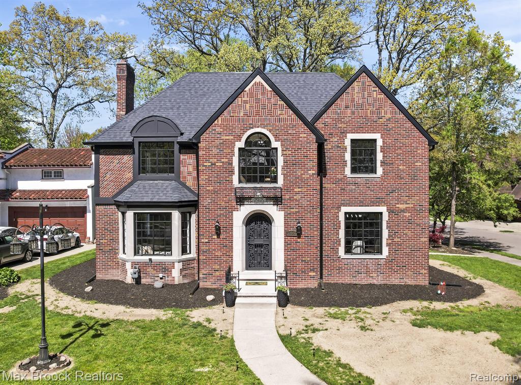 19566 Canterbury Road Detroit, MI 48221 - Photo 1 of 76 Gallery Image 1