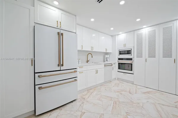 $11,900 | 10155 Collins Avenue, Unit 604, Bal Harbour, FL 33154
