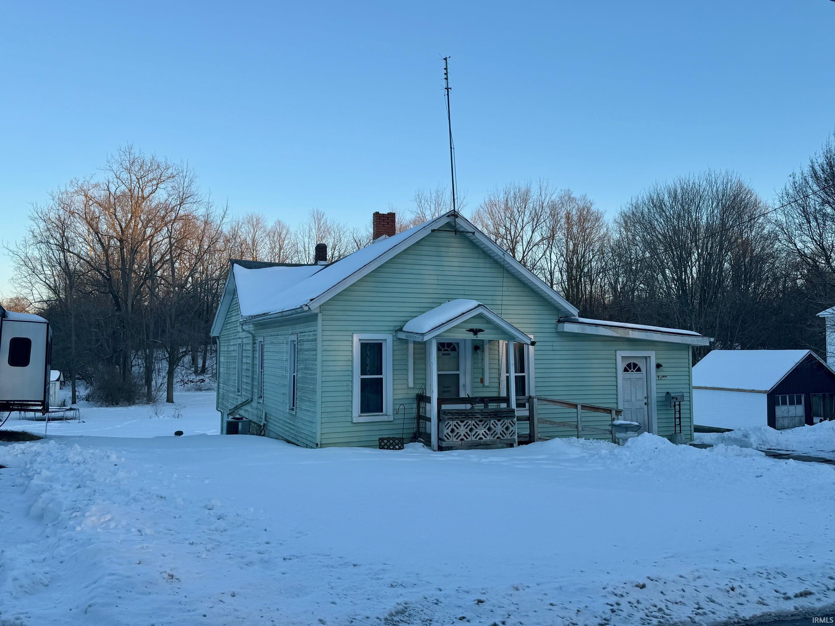 1739 Stults Road Huntington, IN 46750 - Photo 3 of 10 Gallery Image 3