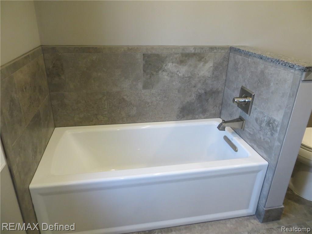 2050 Warrington Road Rochester Hills, MI 48307 - Photo 14 of 22