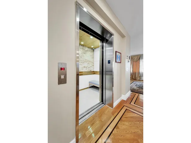 $12,995,000 | 32 East 74th Street | Lenox Hill