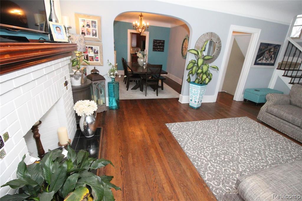 1376 Bedford Road Grosse Pointe Park, MI 48230 - Photo 6 of 49