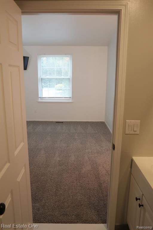 170 Pine Tree Ridge, Unit 4 Waterford, MI 48327 - Photo 6 of 12