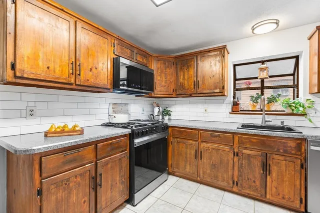 $459,900 | 2 Danforth Court, Unit 2, Haverhill, MA 01832