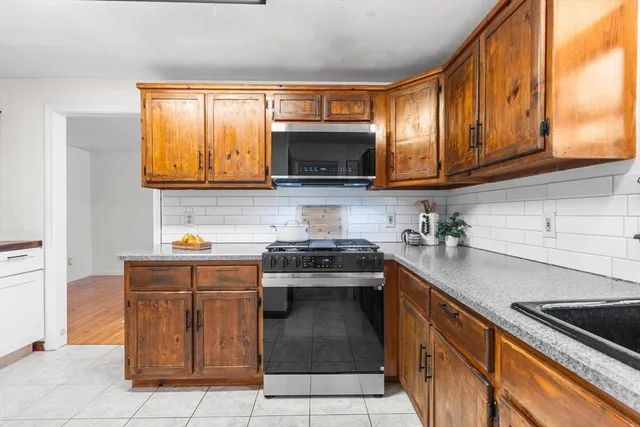 $459,900 | 2 Danforth Court, Unit 2, Haverhill, MA 01832