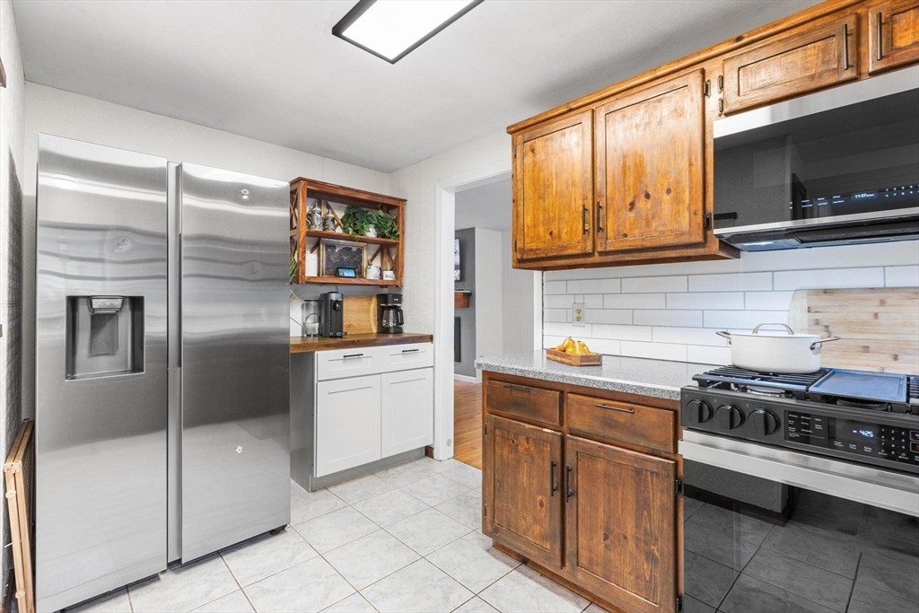 2 Danforth Court, Unit 2 Haverhill, MA 01832 - Photo 13 of 36