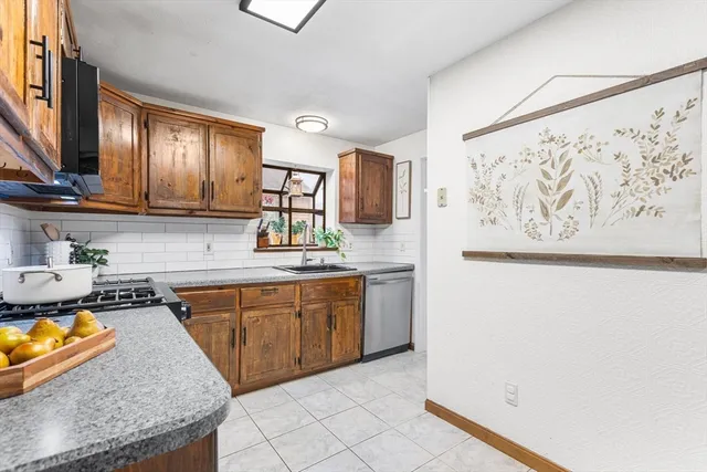 $459,900 | 2 Danforth Court, Unit 2, Haverhill, MA 01832