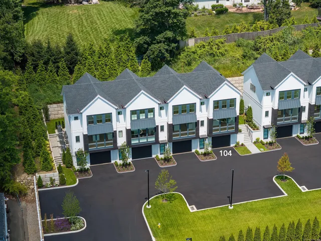 $1,430,000 | 781 Post Road East, Unit 104, Westport, CT 06880