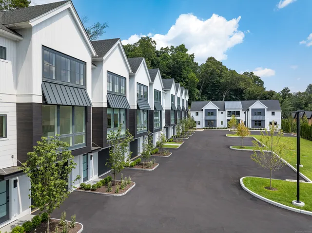 $1,430,000 | 781 Post Road East, Unit 104, Westport, CT 06880