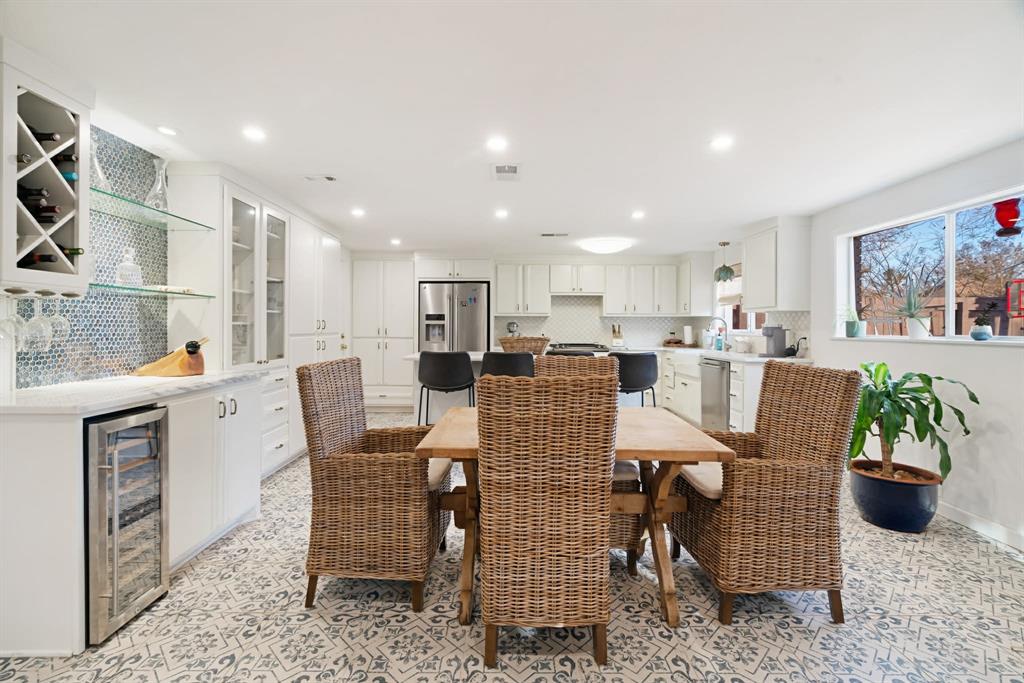 3350 Robin Road Paris, TX 75460 - Photo 8 of 21 a dining room with furniture and potted plant