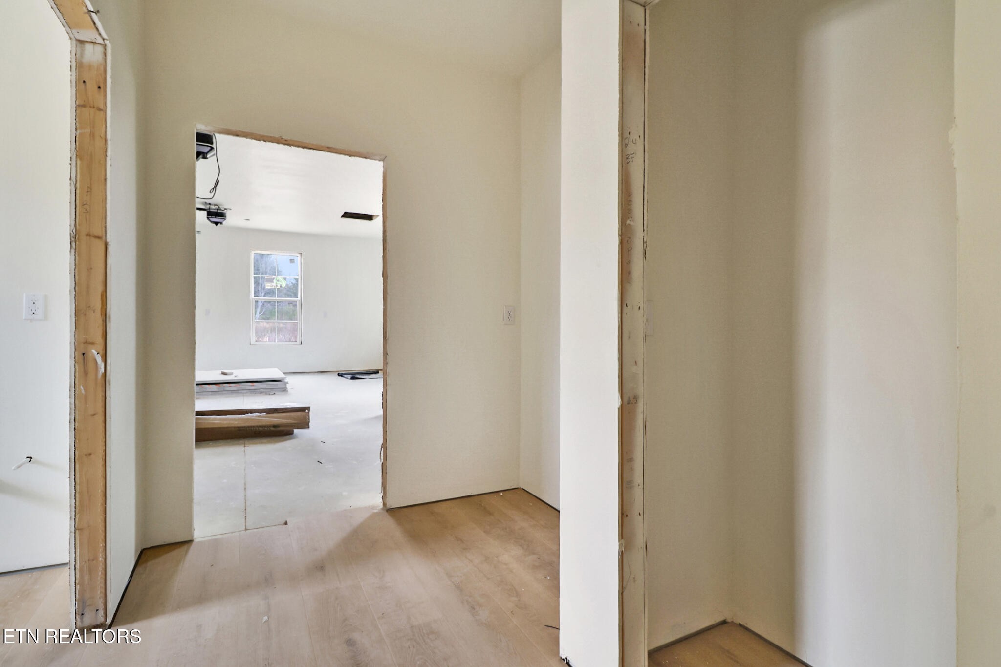 1468 Taylor Place Road Jamestown, TN 38556 - Photo 18 of 27 a view of a bathroom with a bathroom