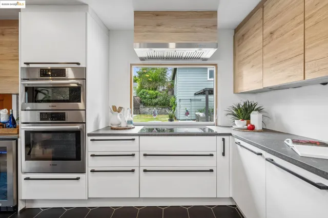 $1,499,000 | 6951 Chambers Drive, Oakland, CA 94611