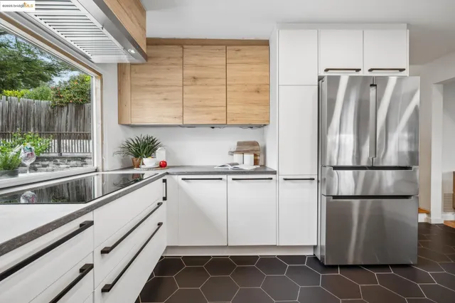 $1,499,000 | 6951 Chambers Drive, Oakland, CA 94611