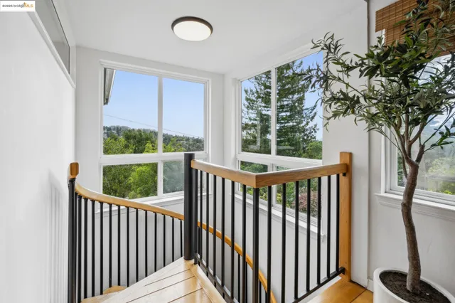 $1,499,000 | 6951 Chambers Drive, Oakland, CA 94611