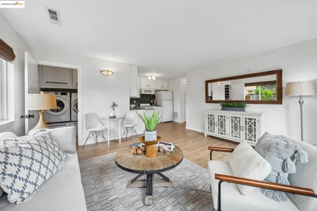 $1,499,000 | 6951 Chambers Drive, Oakland, CA 94611