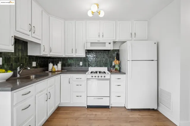 $1,499,000 | 6951 Chambers Drive, Oakland, CA 94611