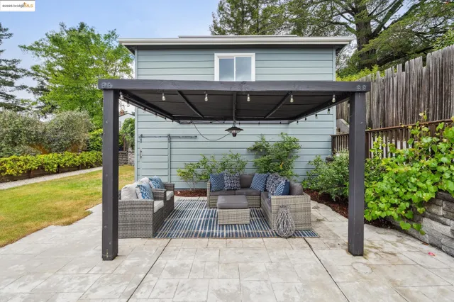 $1,499,000 | 6951 Chambers Drive, Oakland, CA 94611