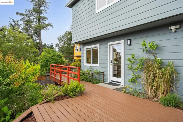 $1,499,000 | 6951 Chambers Drive, Oakland, CA 94611