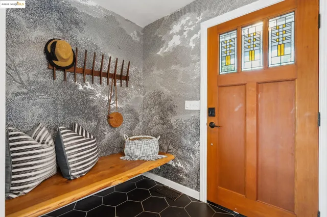 $1,499,000 | 6951 Chambers Drive, Oakland, CA 94611