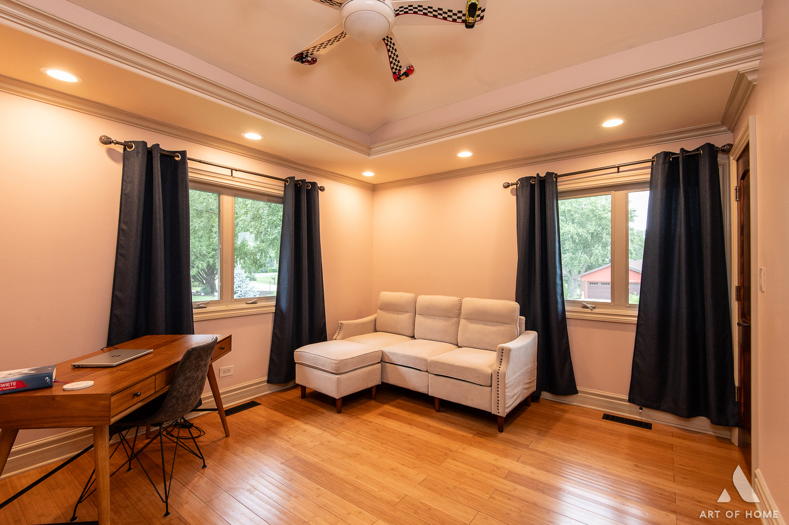 6N654 Harvey Road Medinah, IL 60172 - Photo 32 of 47 a living room with furniture and a window