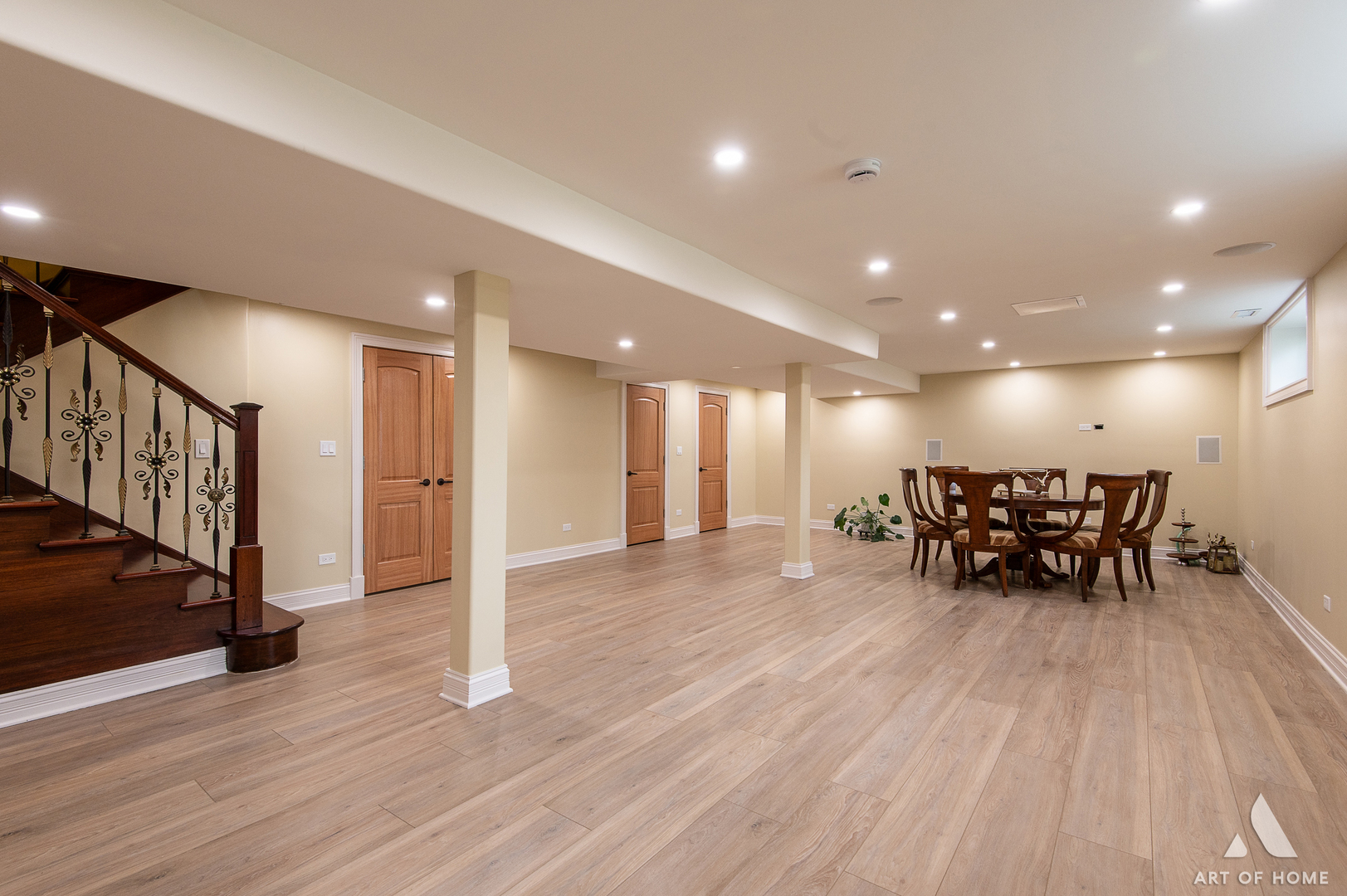 6N654 Harvey Road Medinah, IL 60172 - Photo 38 of 47 a view of an empty room with furniture and a chandelier