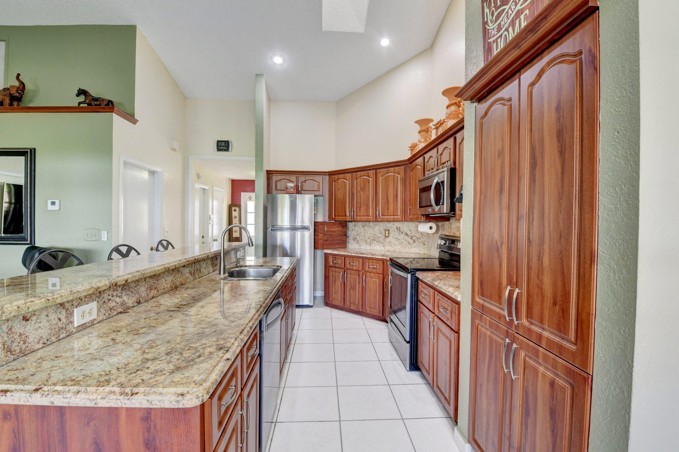 12133 Quilting Lane Boca Raton, FL 33428 - Photo 4 of 67 DSC_2173_4_5_6_7