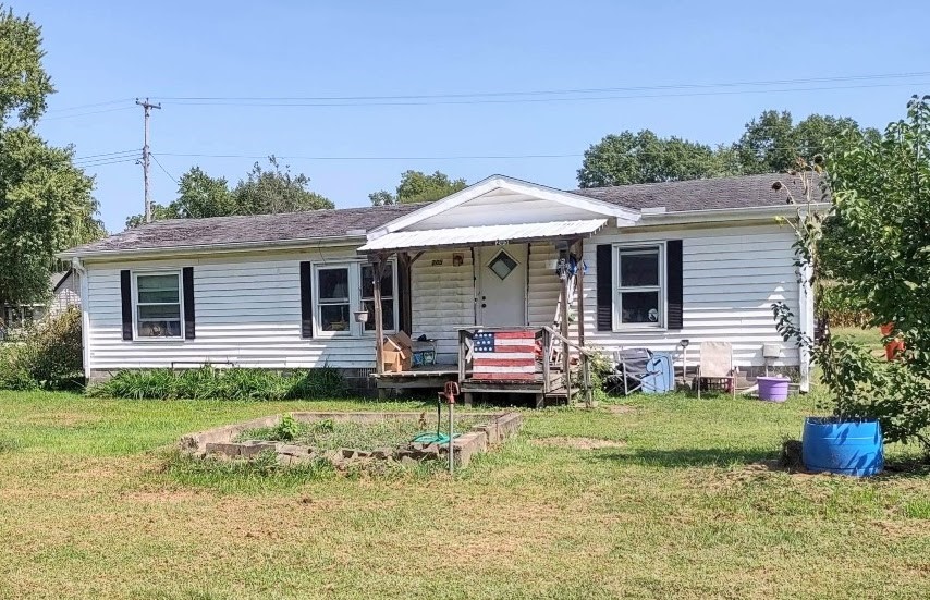 205 South East Street Watson, IL 62473 - Photo 1 of 6