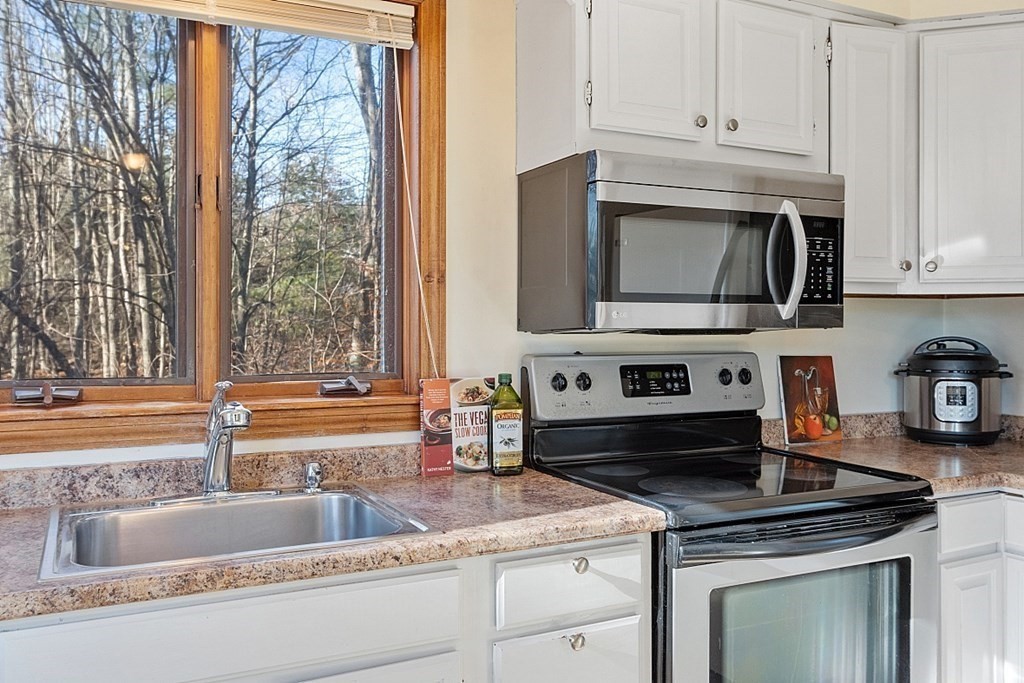 1 General Hobbs Road, Unit 4 Jefferson, MA 01522 - Photo 9 of 18 Gallery Image 9
