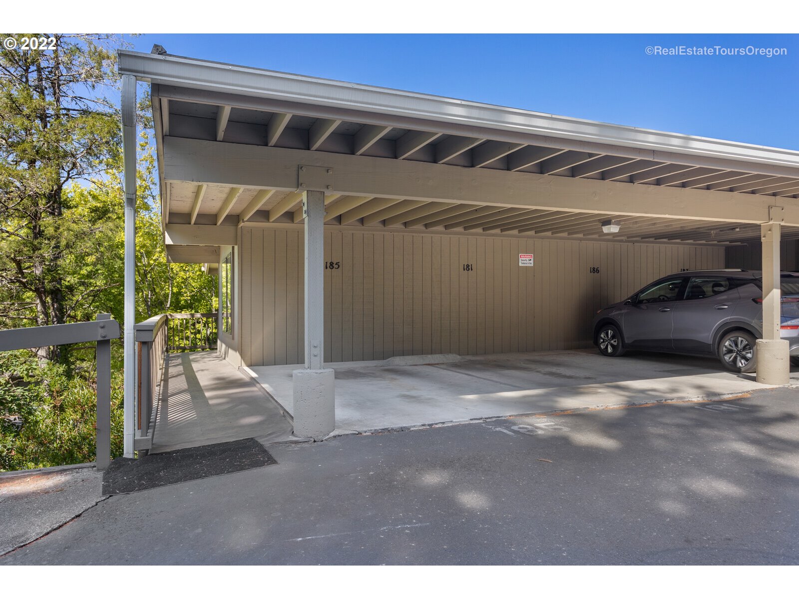 7744 Southwest Barnes Road, Unit A Portland, OR 97225 - Photo 13 of 18 Gallery Image 13
