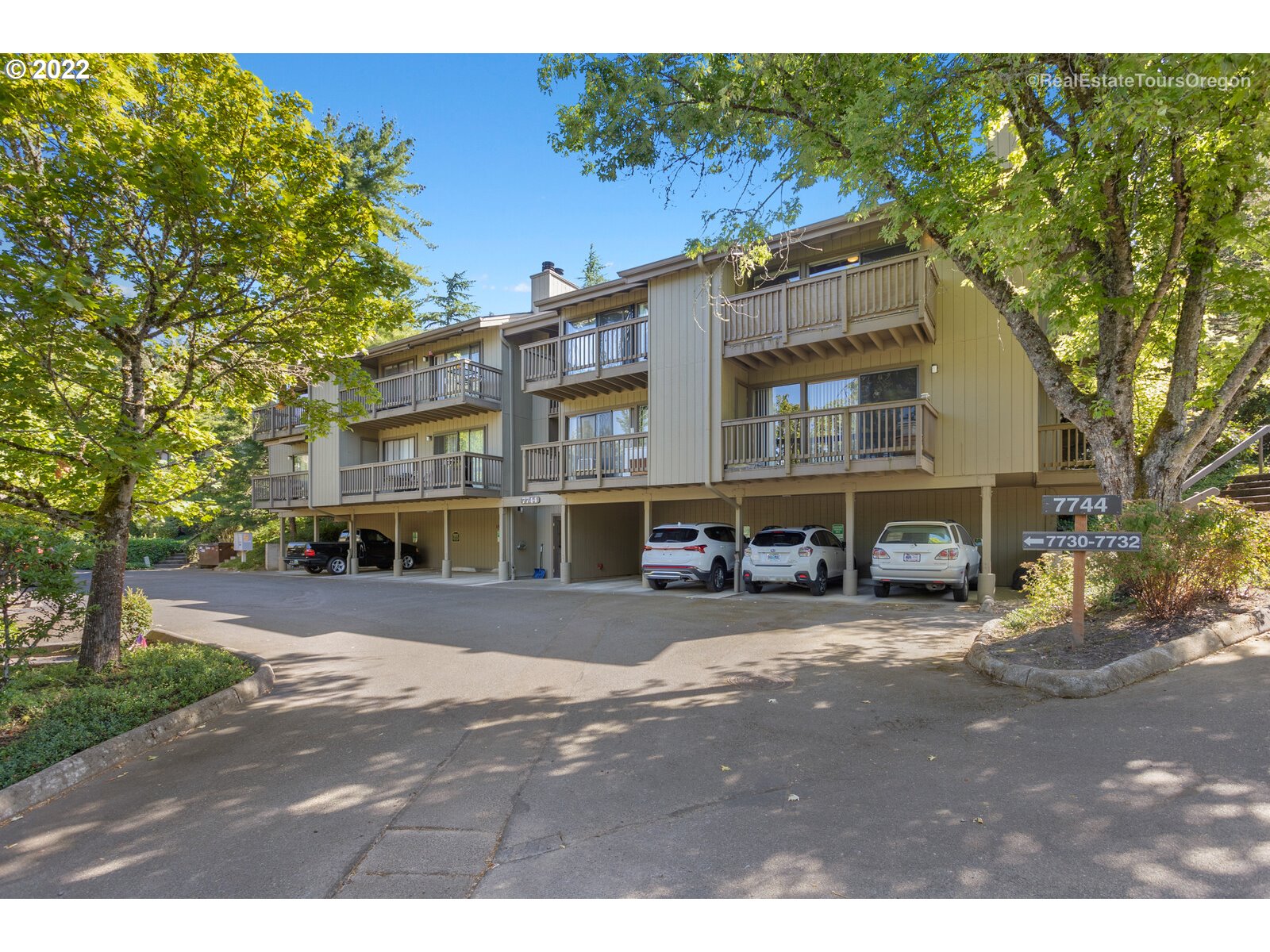 7744 Southwest Barnes Road, Unit A Portland, OR 97225 - Photo 14 of 18 Gallery Image 14