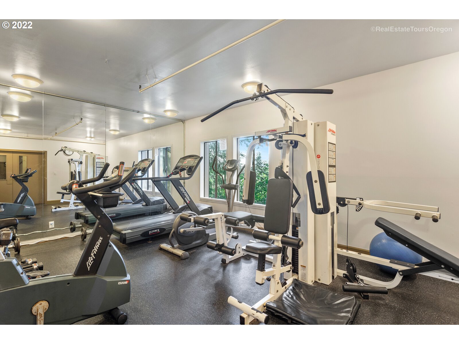 7744 Southwest Barnes Road, Unit A Portland, OR 97225 - Photo 17 of 18 Gallery Image 17