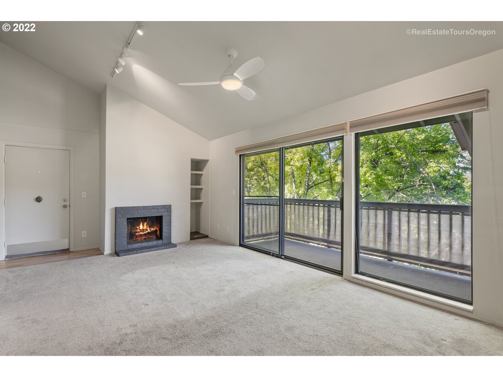 7744 Southwest Barnes Road, Unit A Portland, OR 97225 - Photo 3 of 18 Gallery Image 3