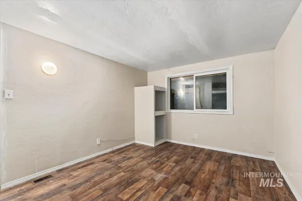 $59,000 | 571 Caldwell Boulevard, Nampa, ID 83651