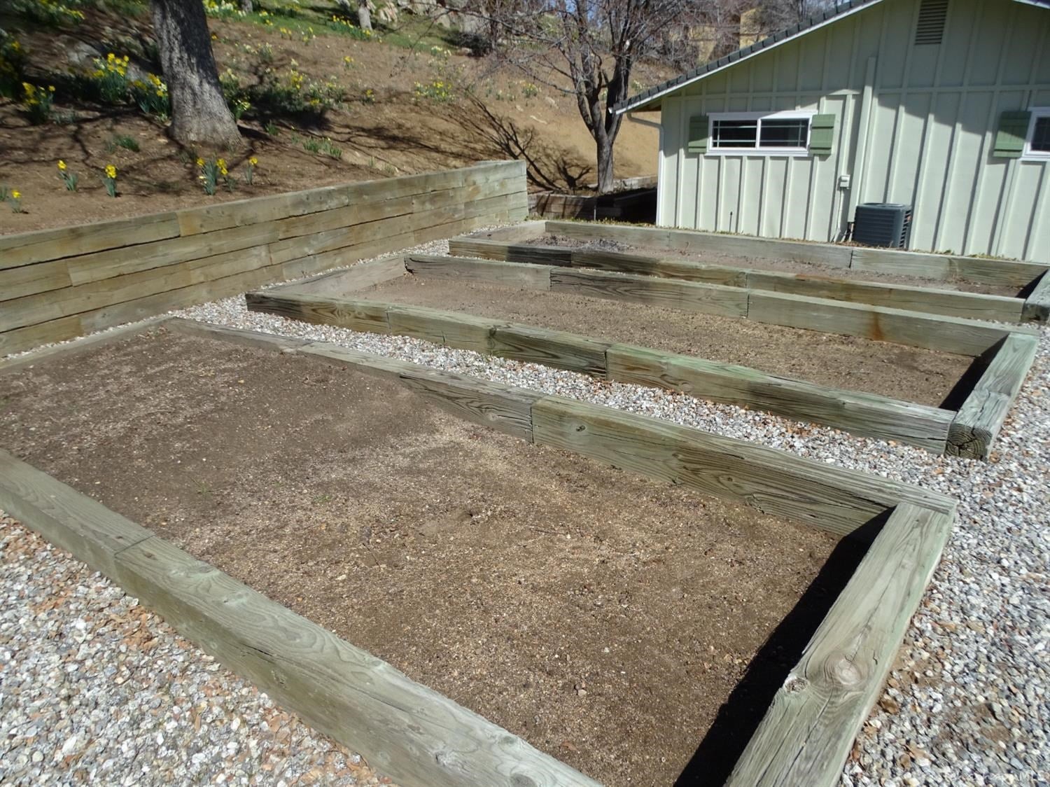 20501 Old Town Road Tehachapi, CA 93561 - Photo 31 of 36 Gallery Image 31
