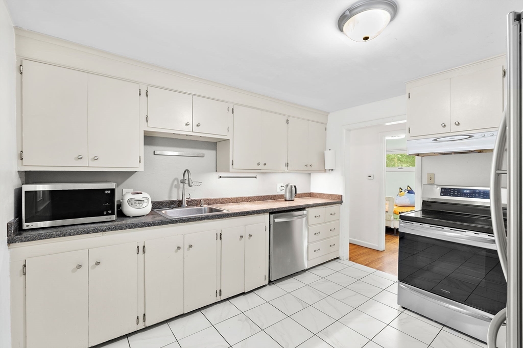 75 Proctor Road Chelmsford, MA 01824 - Photo 9 of 34