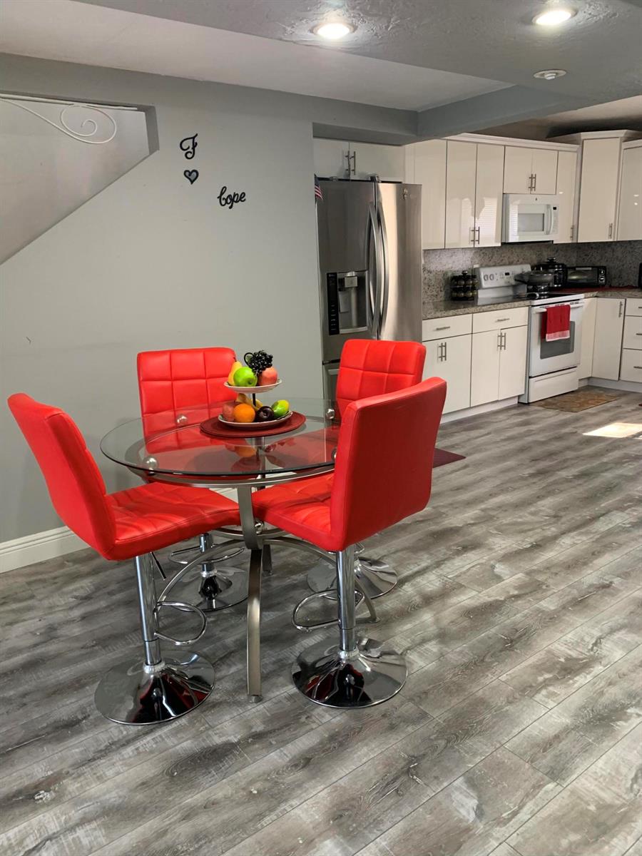 1883 Abbey Road, Unit 22A West Palm Beach, FL 33415 - Photo 11 of 23 85FAF63D-8E2D-421D-B7DB-ACAAAB3D23F9