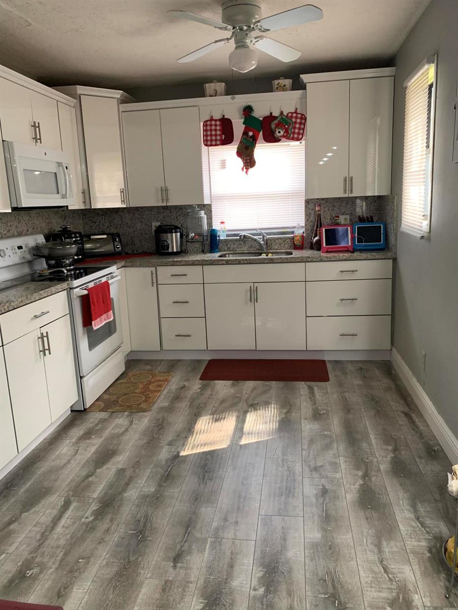 1883 Abbey Road, Unit 22A West Palm Beach, FL 33415 - Photo 20 of 23 CE09CD75-4540-4C63-8F21-3F8F9D5EE724