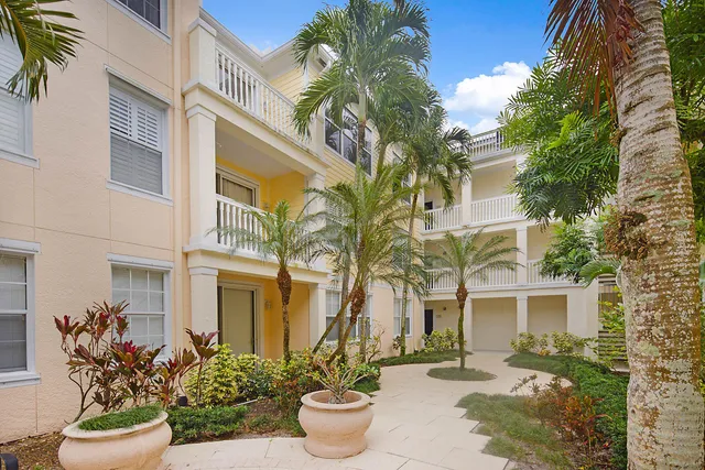 $370,000 | 225 Murcia Drive, Unit 313, Jupiter, FL 33458