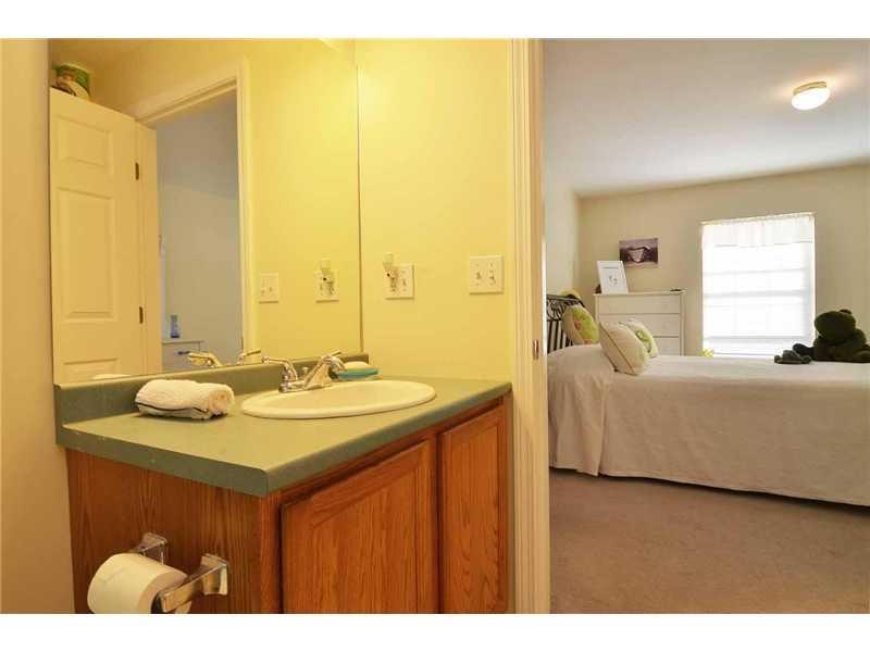 9 Cascade Road, Unit D7 Old Orchard Beach, ME 04064 - Photo 18 of 25 Master Bath/Spa.