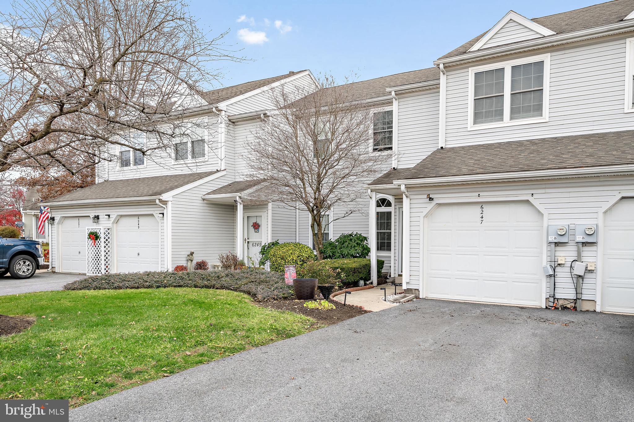 6247 Spring Knoll Drive Harrisburg, PA 17111 - Photo 4 of 29