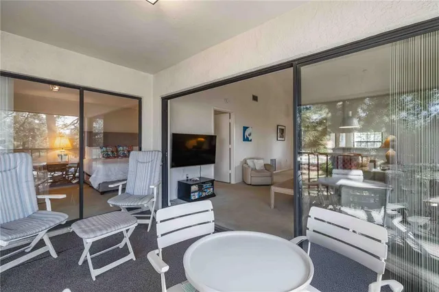 $258,000 | 4727 Winslow Beacon, Unit 10, Sarasota, FL 34235