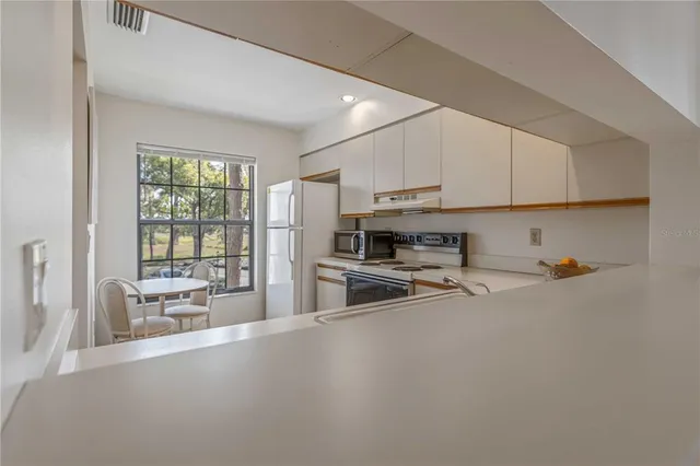 $258,000 | 4727 Winslow Beacon, Unit 10, Sarasota, FL 34235