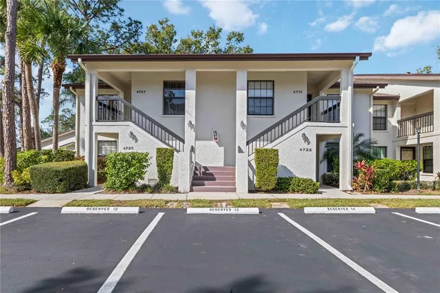 $258,000 | 4727 Winslow Beacon, Unit 10, Sarasota, FL 34235
