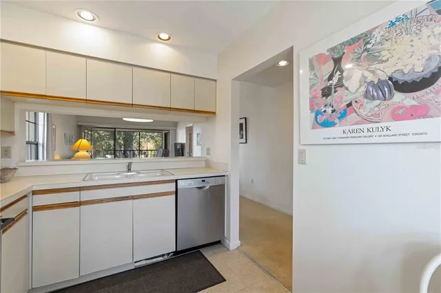 $258,000 | 4727 Winslow Beacon, Unit 10, Sarasota, FL 34235