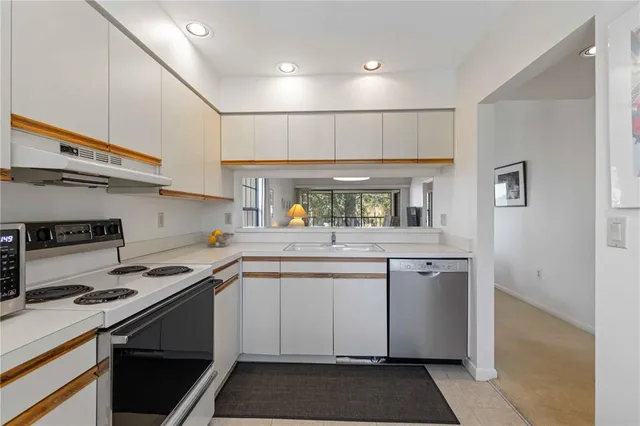 $258,000 | 4727 Winslow Beacon, Unit 10, Sarasota, FL 34235