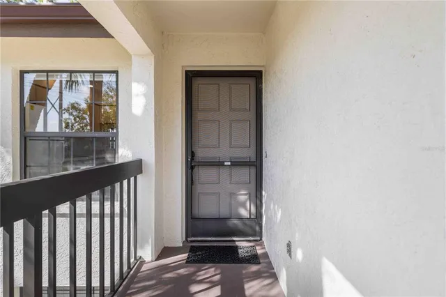 $258,000 | 4727 Winslow Beacon, Unit 10, Sarasota, FL 34235