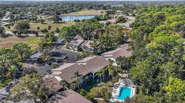 $258,000 | 4727 Winslow Beacon, Unit 10, Sarasota, FL 34235