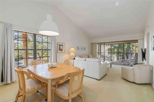 $258,000 | 4727 Winslow Beacon, Unit 10, Sarasota, FL 34235