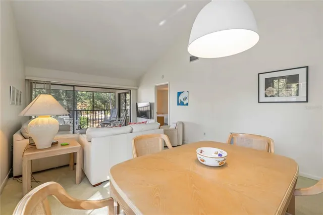 $258,000 | 4727 Winslow Beacon, Unit 10, Sarasota, FL 34235