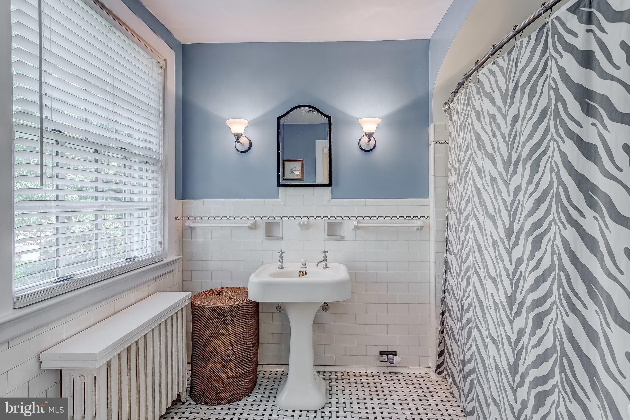 7117 York Road Baltimore, MD 21212 - Photo 18 of 29 Master Bath